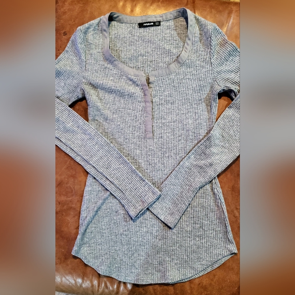 Patty Boutik size S long sleeve ribbed curved hem henley shirt